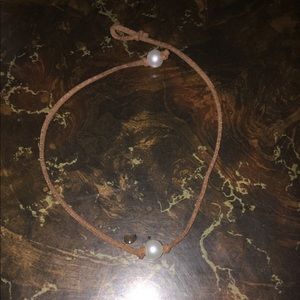 Brown choker
